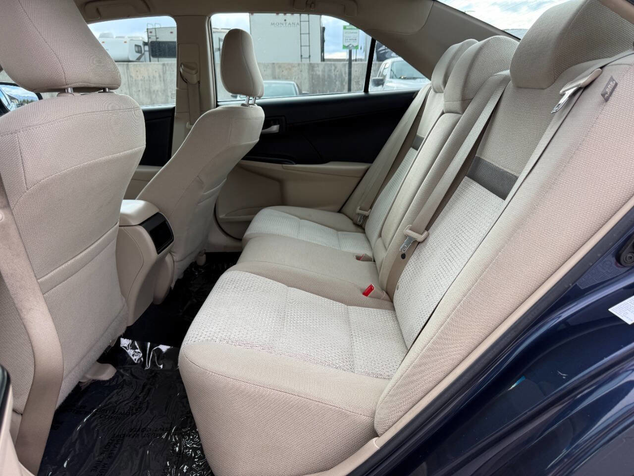 Used 2014 Toyota Camry LE FWD image 16