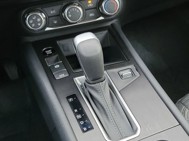 Used 2025 Nissan Kicks SV image 14