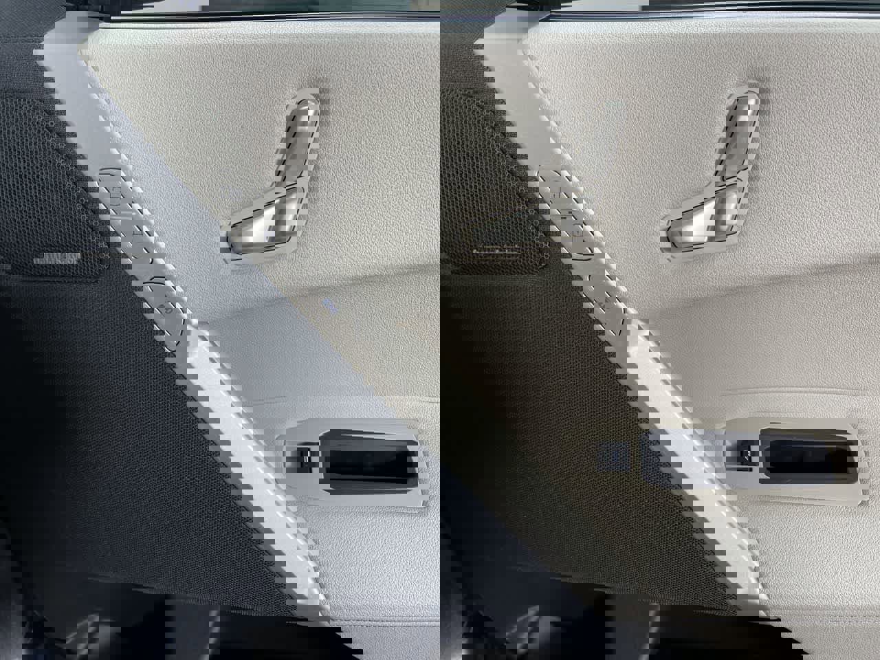 New 2022 BMW iX xDrive50 w/ Convenience Package image 35