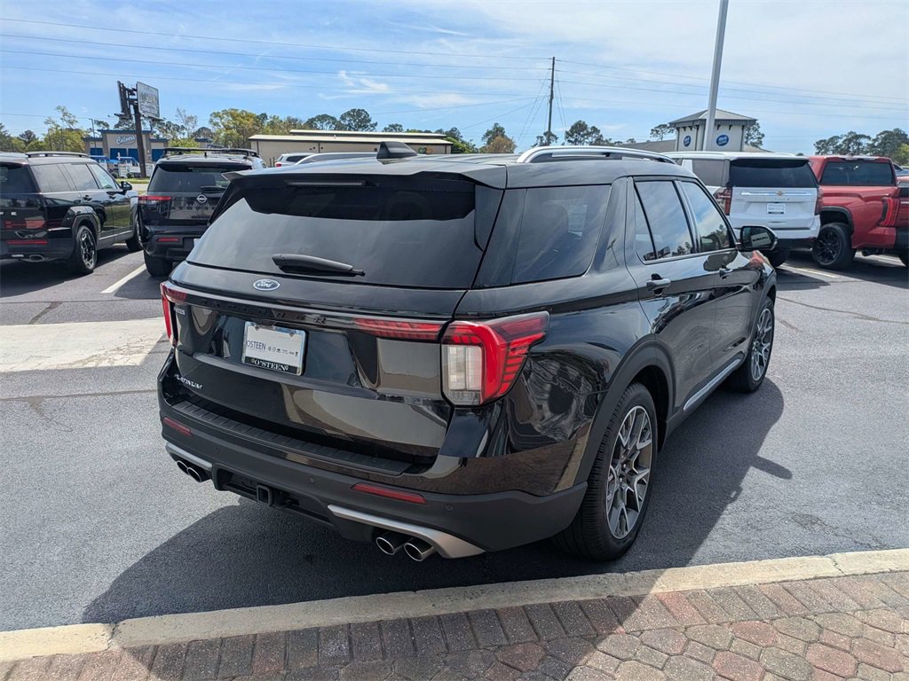 Used 2025 Ford Explorer Platinum w/ Ultimate Package image 5