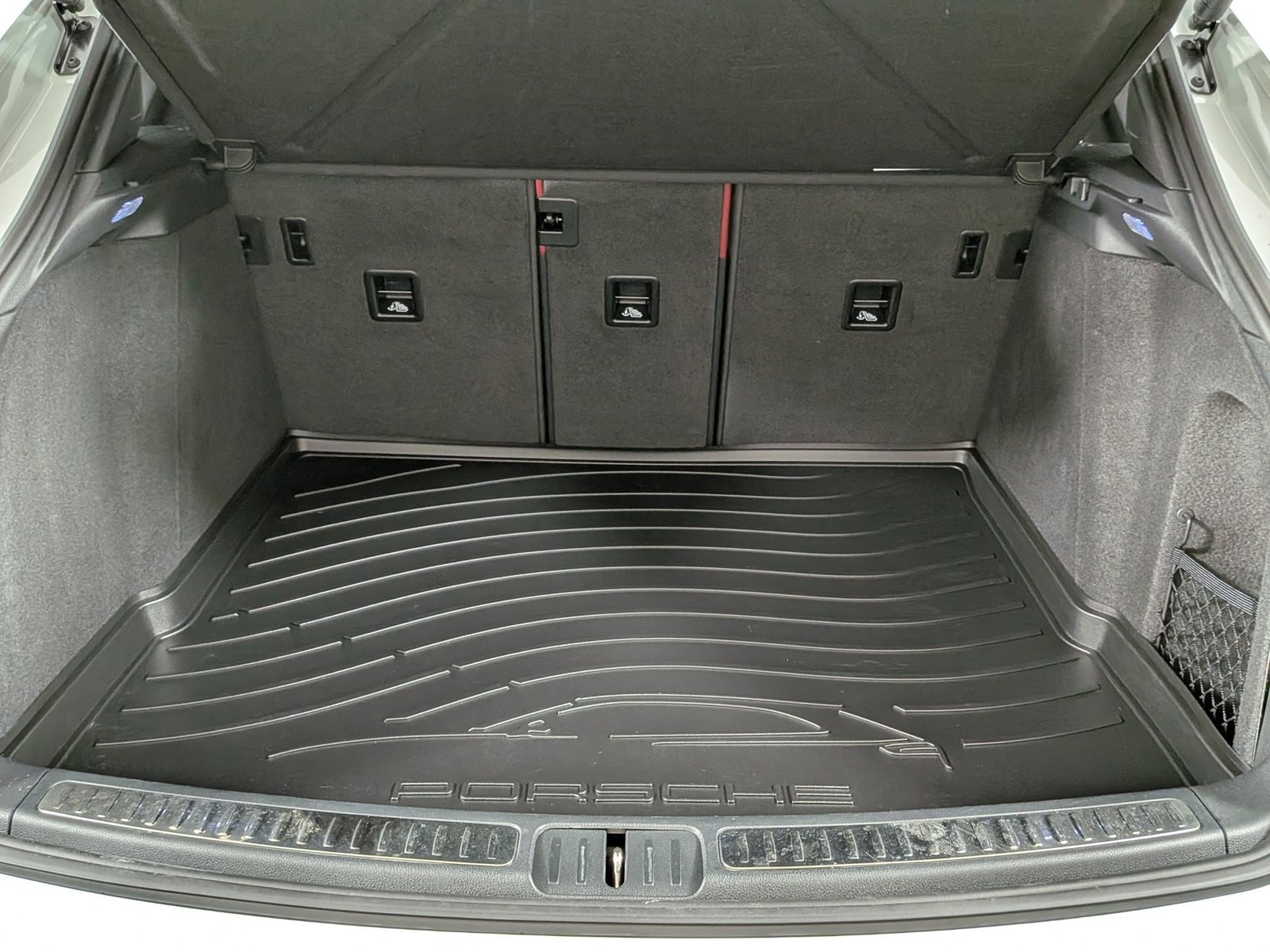 Certified 2025 Porsche Macan S AWD/4WD image 22