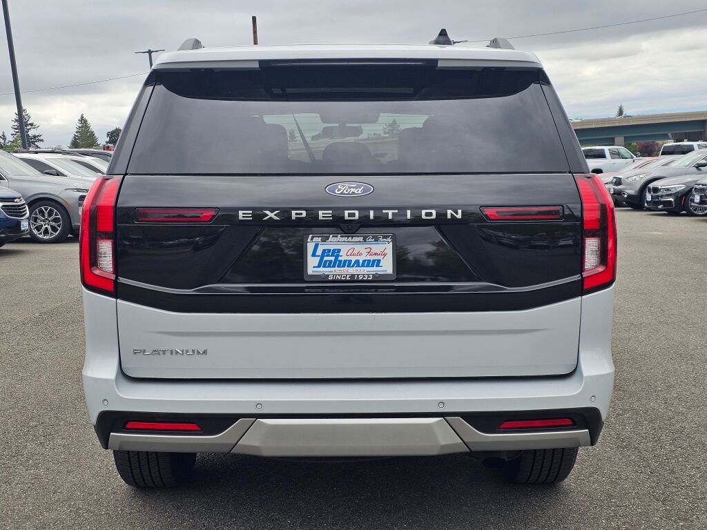 Used 2025 Ford Expedition Platinum AWD/4WD image 7