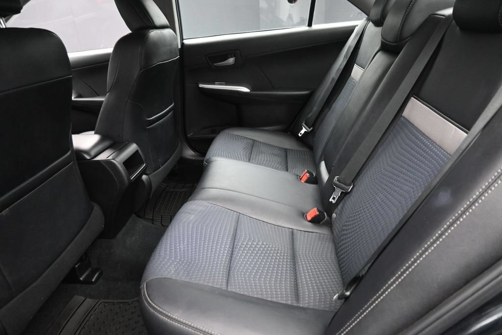 Used 2013 Toyota Camry SE FWD image 12
