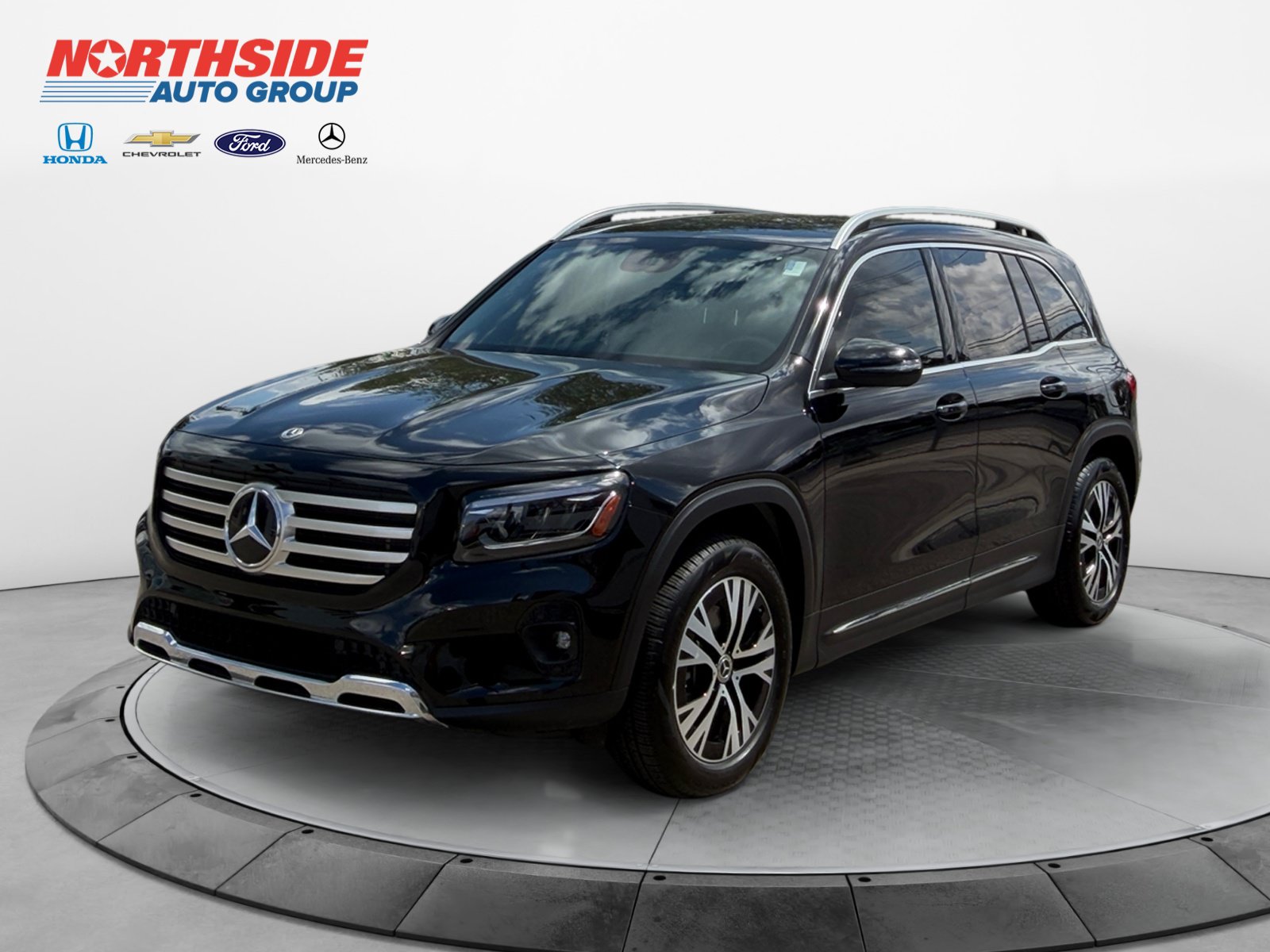 Used 2026 Mercedes-Benz GLB 250 image 3