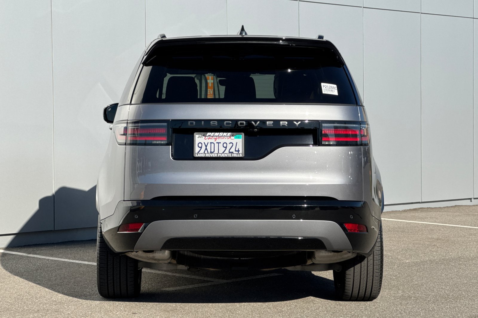 Certified 2025 Land Rover Discovery Dynamic SE AWD/4WD image 4