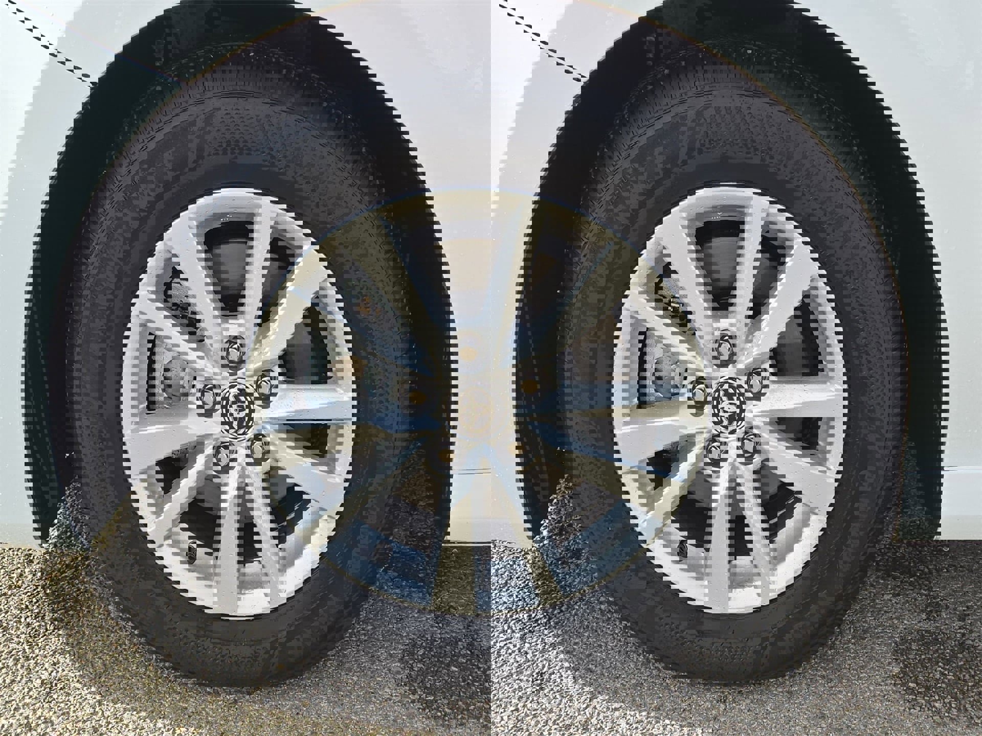 Used 2025 Toyota Camry LE image 11