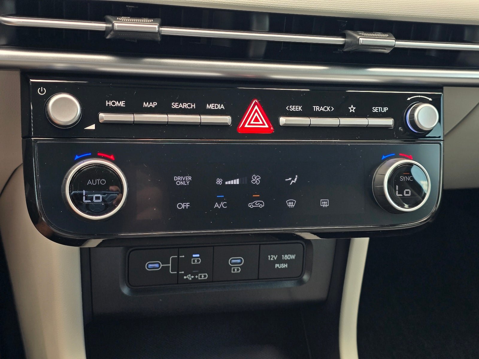 New 2026 Hyundai Tucson Blue SE FWD image 17