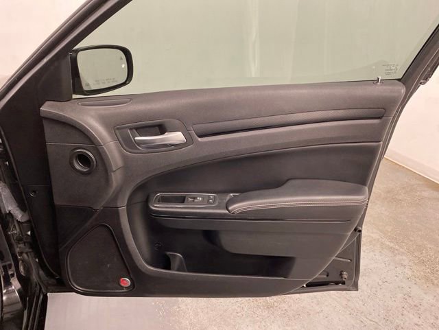 Used 2016 Chrysler 300 S w/ 300S Premium Group AWD/4WD image 27