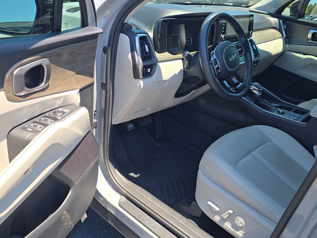 Certified 2023 Kia Sorento S w/ Panoramic Sunroof Package AWD/4WD image 9