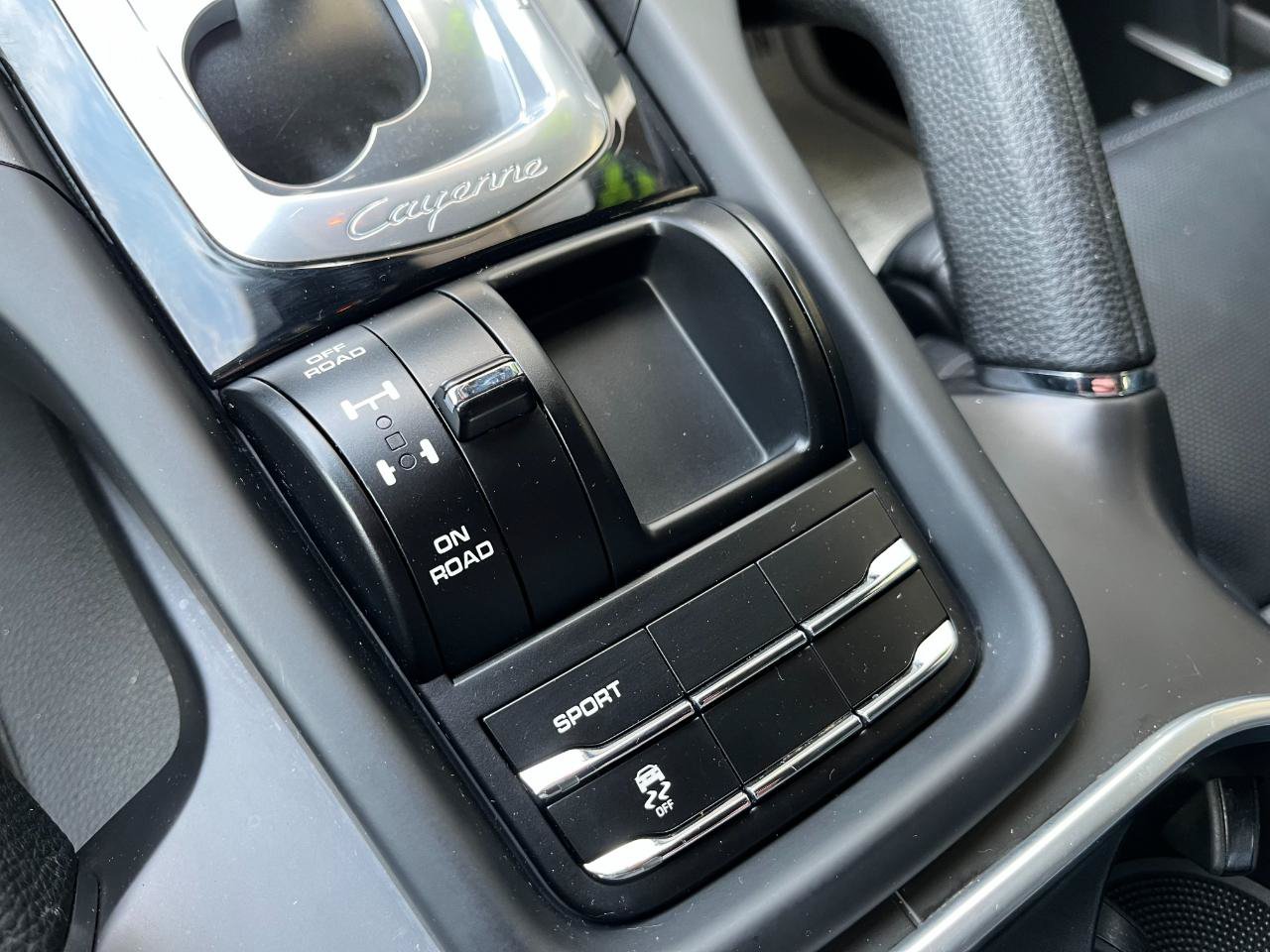 Used 2014 Porsche Cayenne Diesel Platinum Edition AWD/4WD image 41