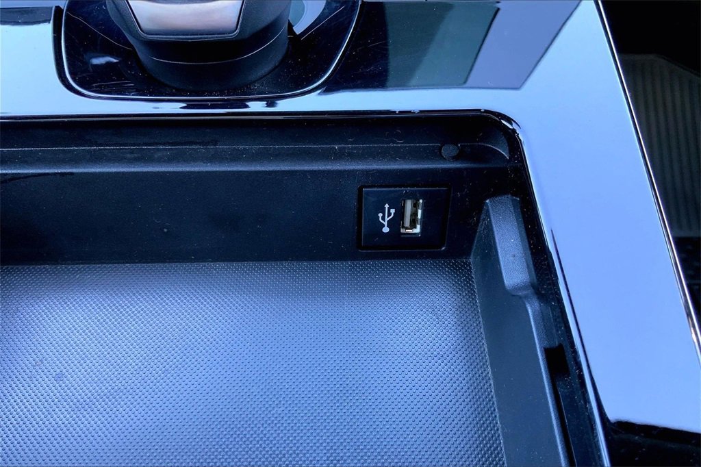 Used 2023 Subaru Solterra Premium image 16