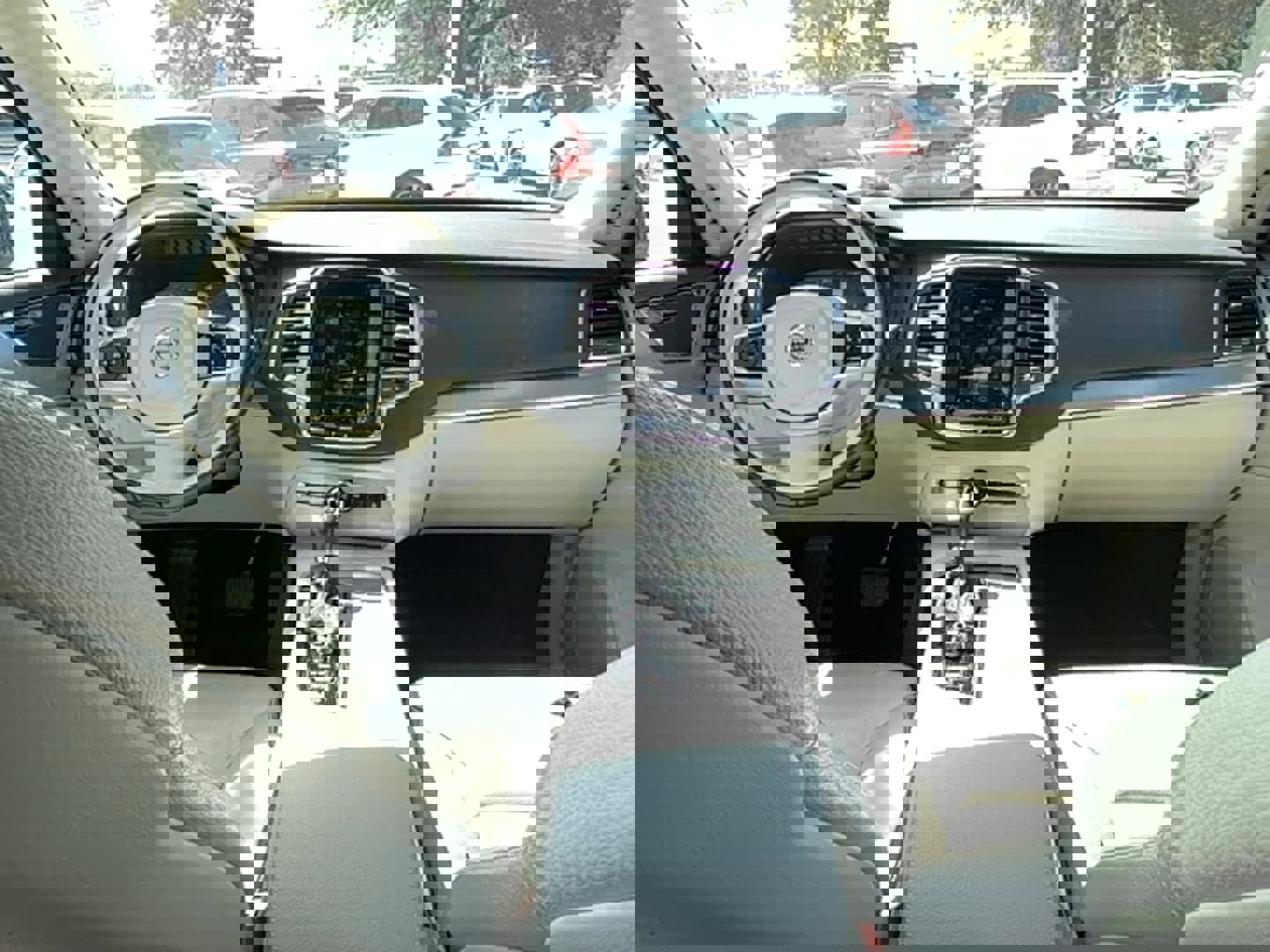 Used 2021 Volvo XC90 T5 Momentum w/ Protection Package Premier image 16