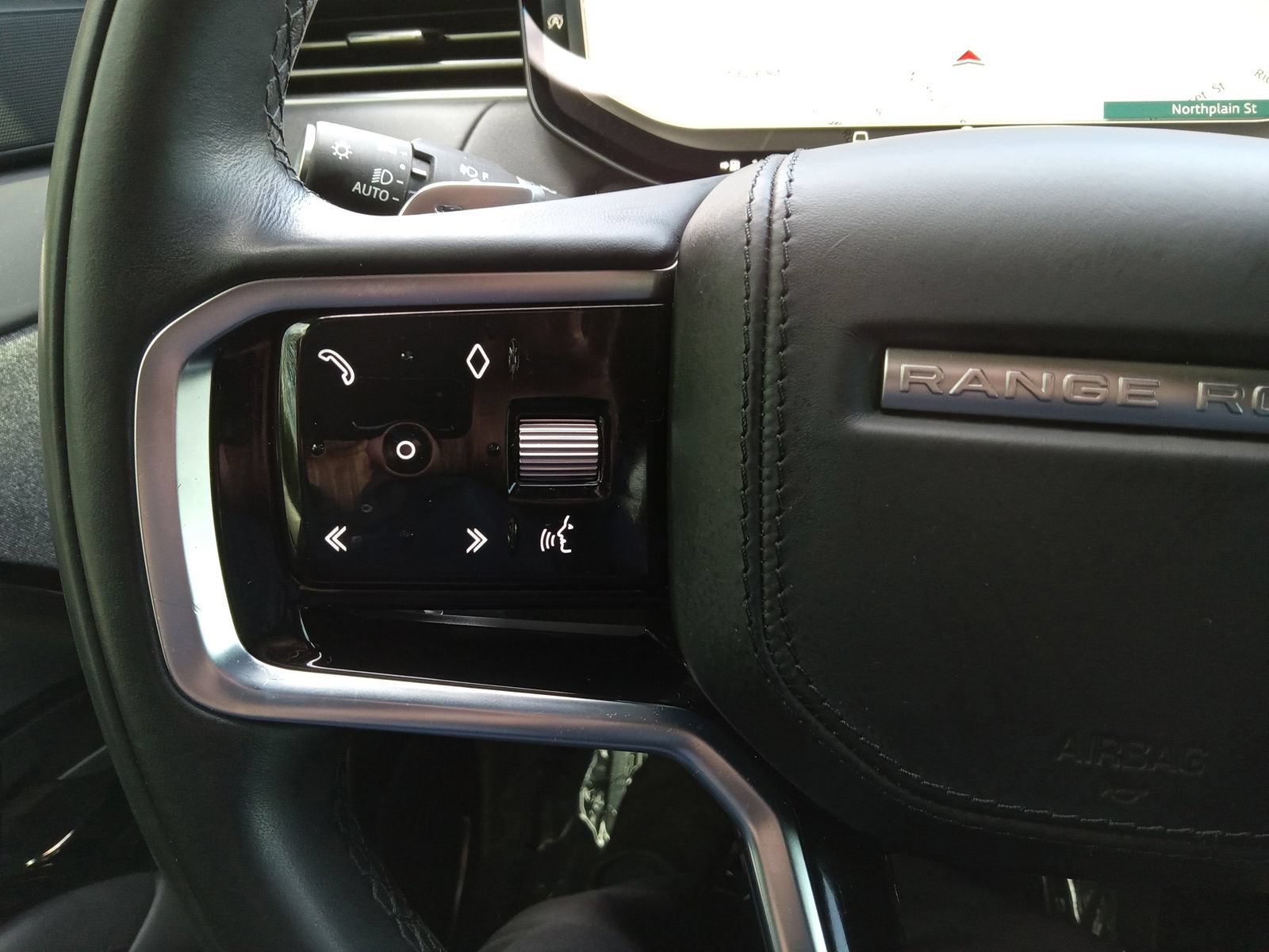 Used 2023 Land Rover Range Rover Sport SE AWD/4WD image 19