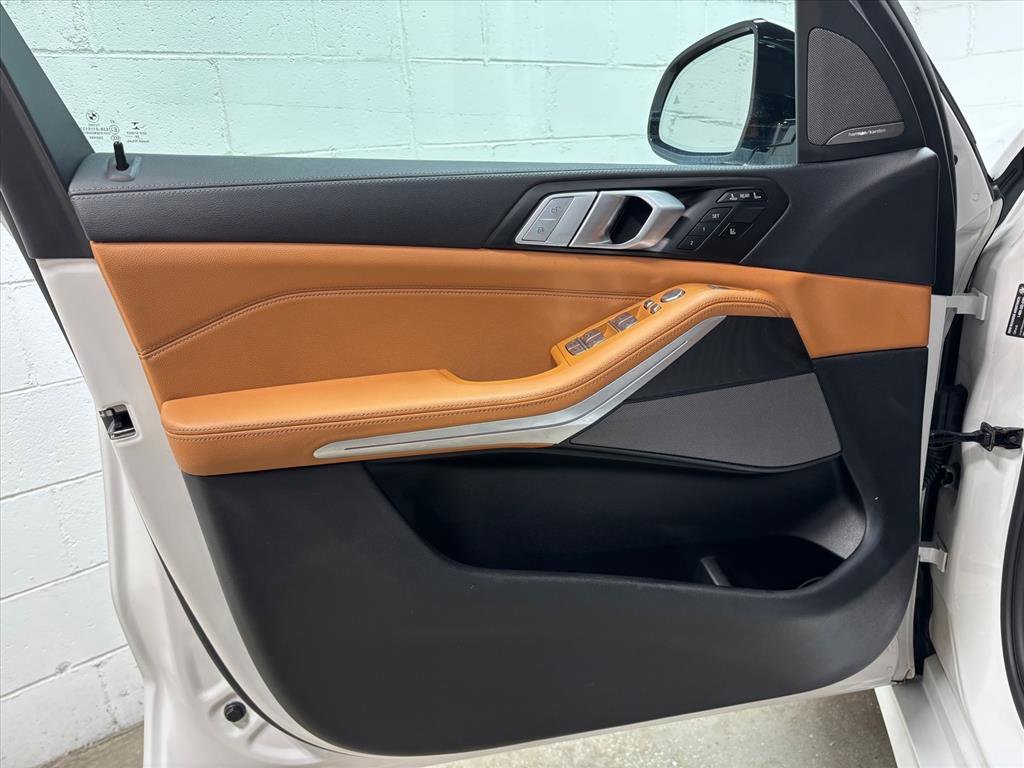 Used 2021 BMW X7 xDrive40i w/ M Sport Package image 25