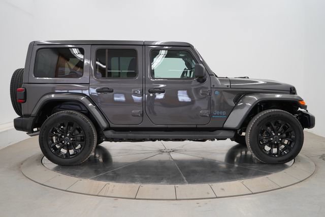 Used 2025 Jeep Wrangler Unlimited Sahara image 8