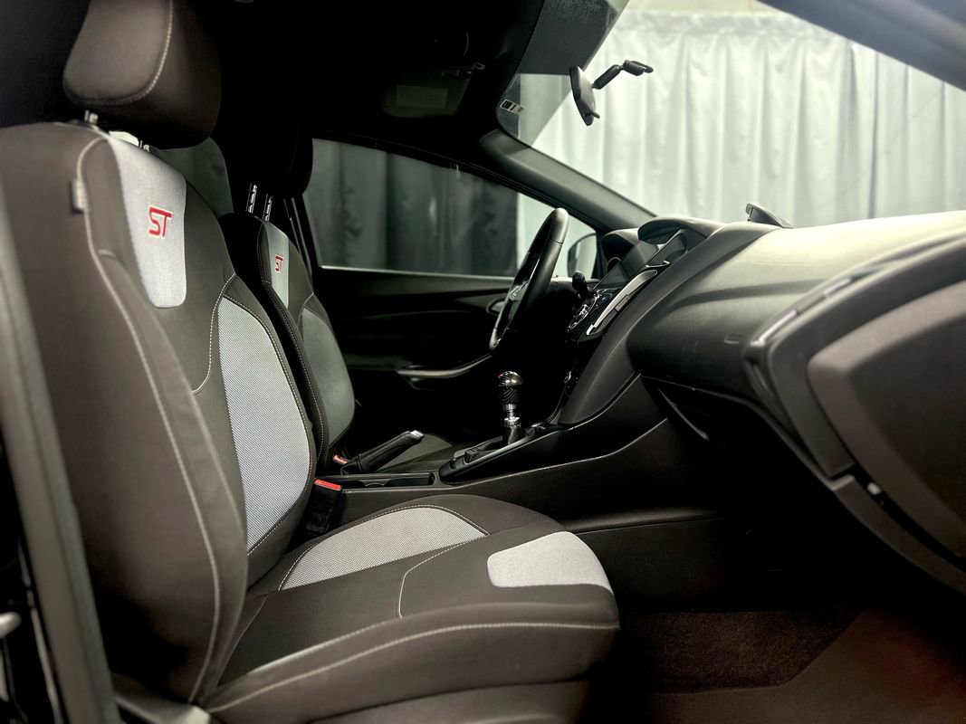 Used 2016 Ford Focus ST image 20