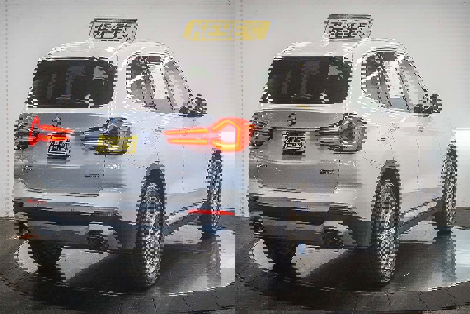 Used 2023 BMW X3 sDrive30i w/ Convenience Package image 4