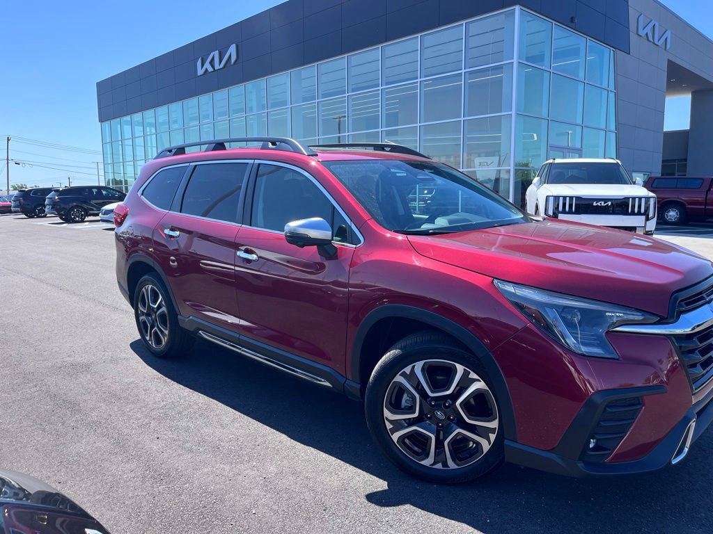 Used 2023 Subaru Ascent Touring AWD/4WD image 2