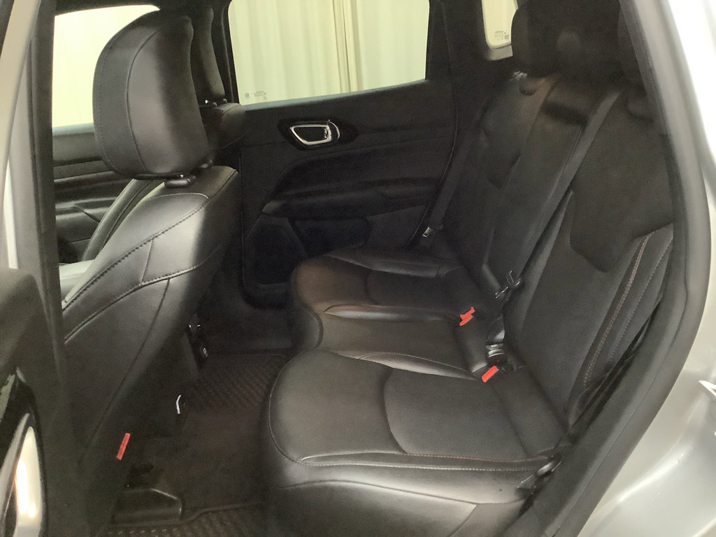 Used 2025 Jeep Compass Trailhawk AWD/4WD image 23