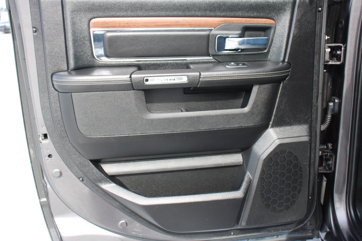 Used 2018 RAM 1500 Laramie image 15