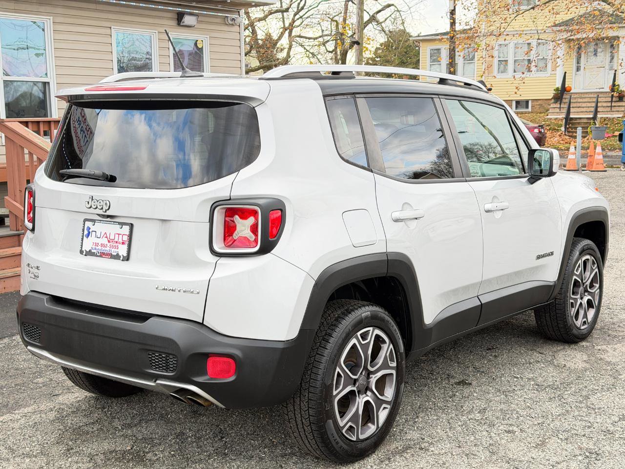 Used 2015 Jeep Renegade Limited AWD/4WD image 4