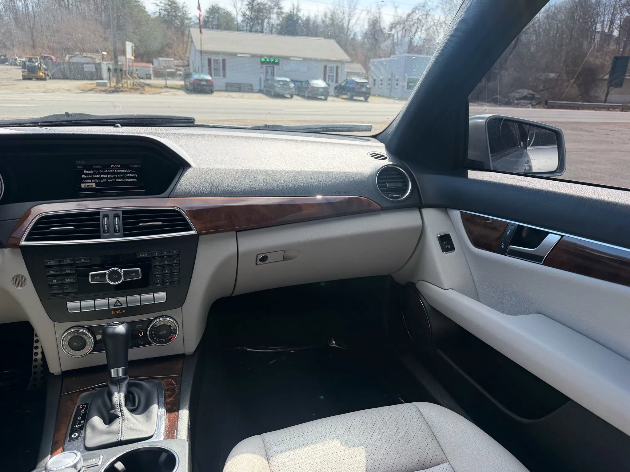 Used 2013 Mercedes-Benz C 250 Sedan image 29