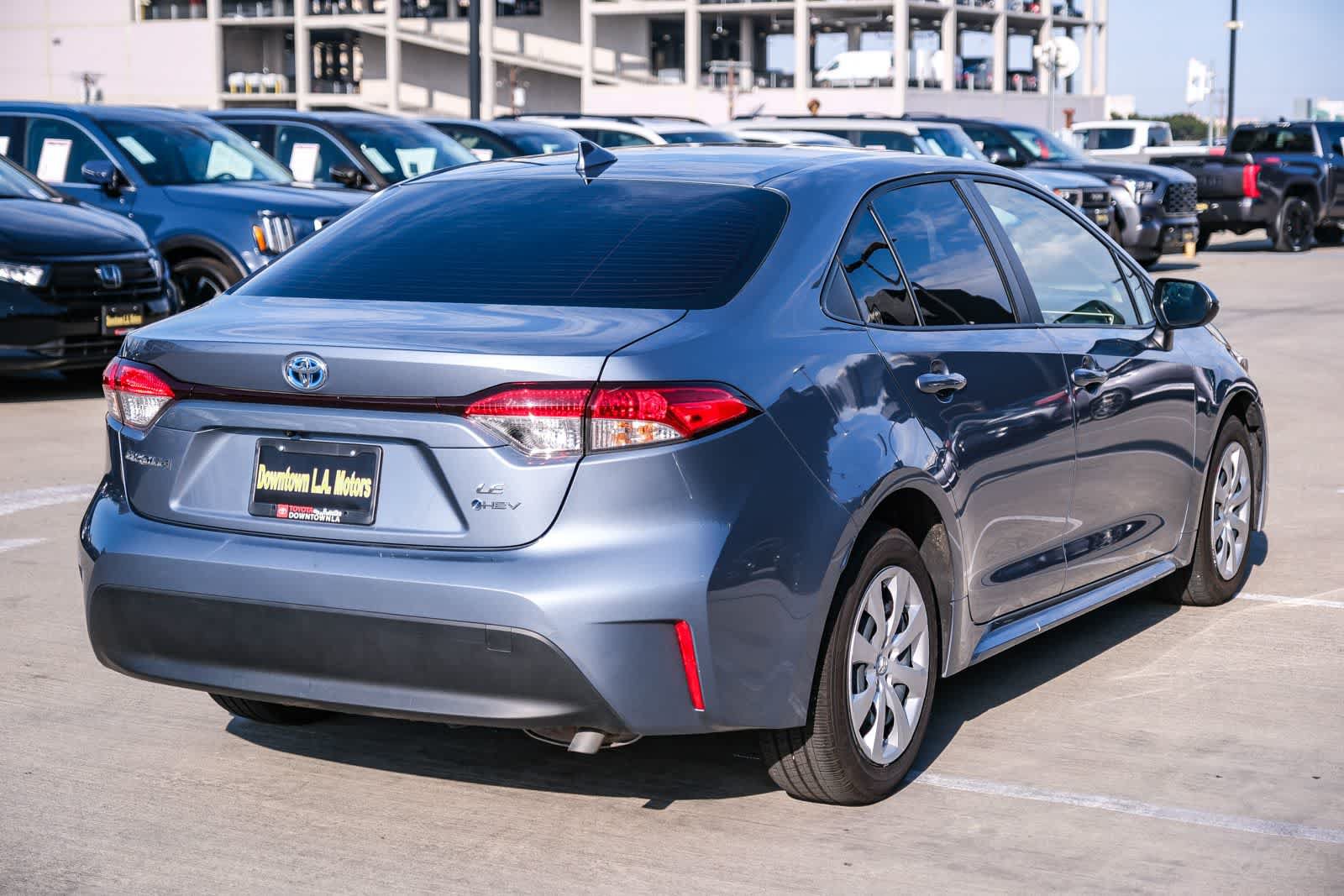Used 2025 Toyota Corolla LE FWD image 4