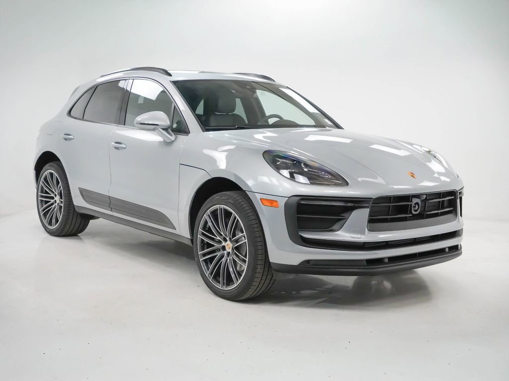Used 2026 Porsche Macan image 8