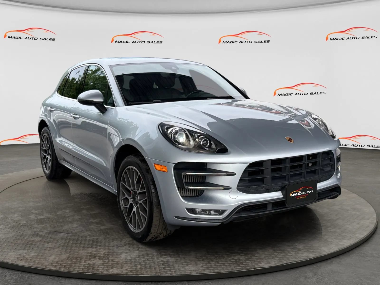 Used 2017 Porsche Macan Turbo AWD/4WD image 5