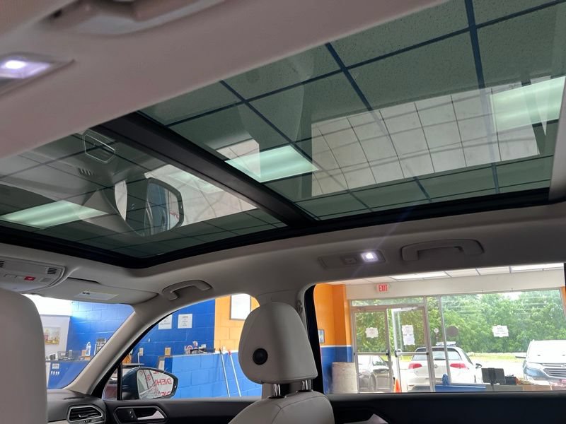 Used 2019 Volkswagen Tiguan SEL AWD/4WD image 18