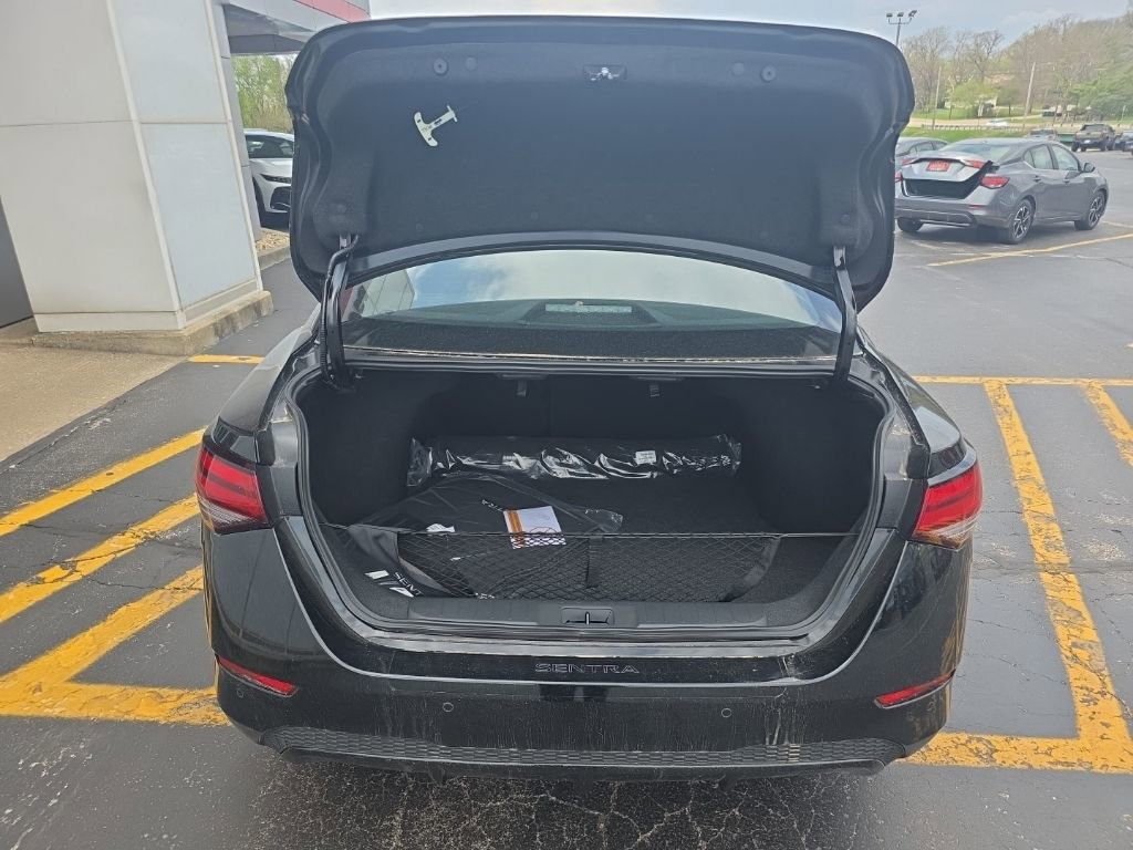 Certified 2025 Nissan Sentra SV w/ Trunk Package image 5