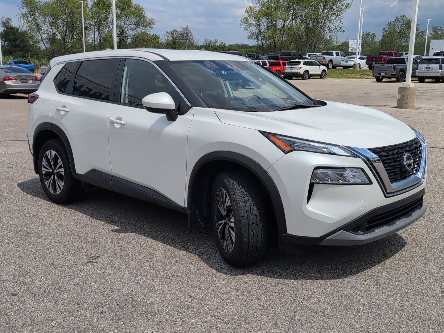 Used 2023 Nissan Rogue SV AWD/4WD image 10