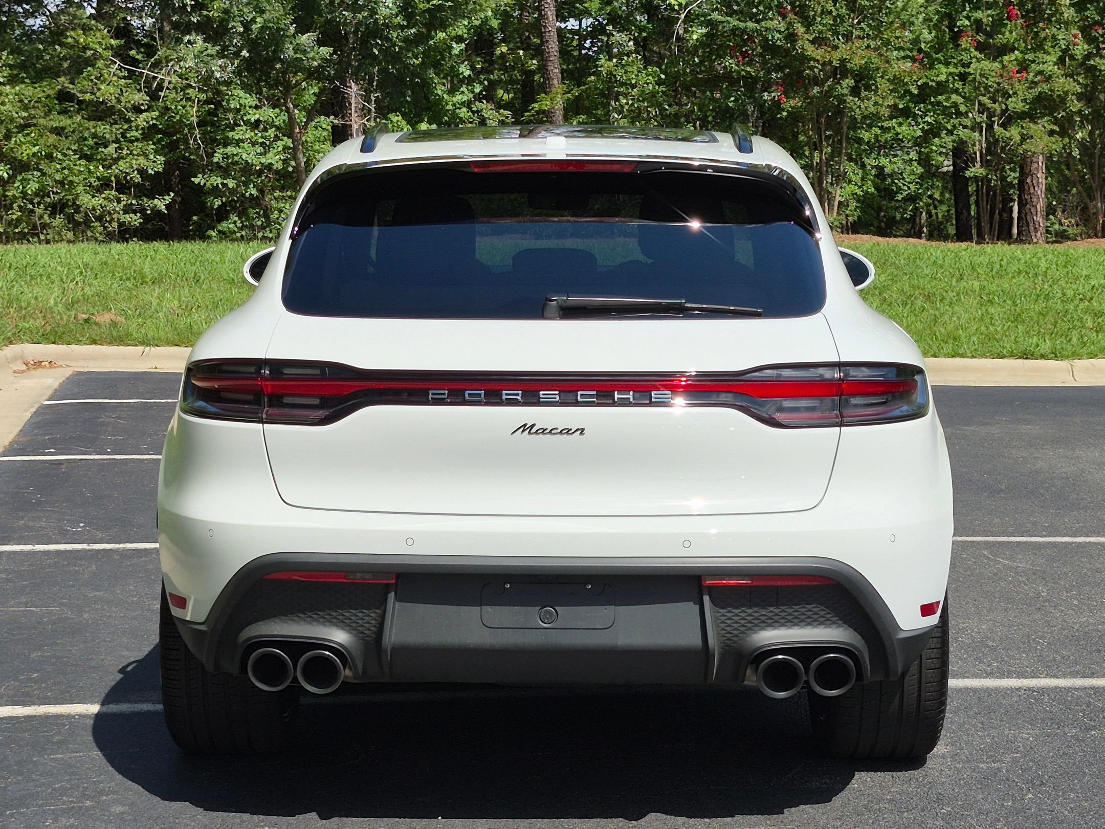 Certified 2026 Porsche Macan AWD/4WD image 28