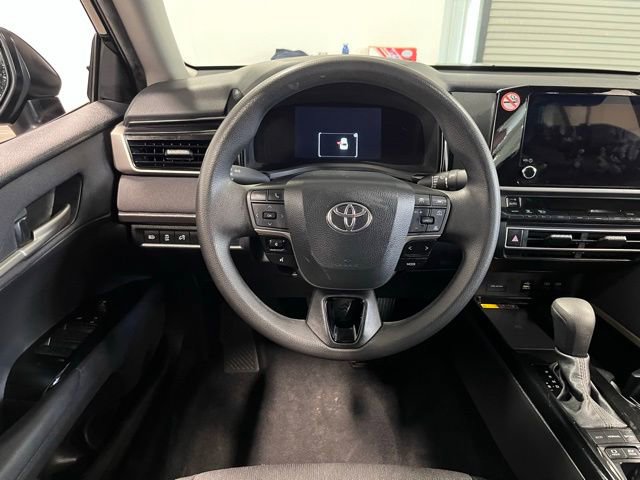 Used 2025 Toyota Camry LE image 21