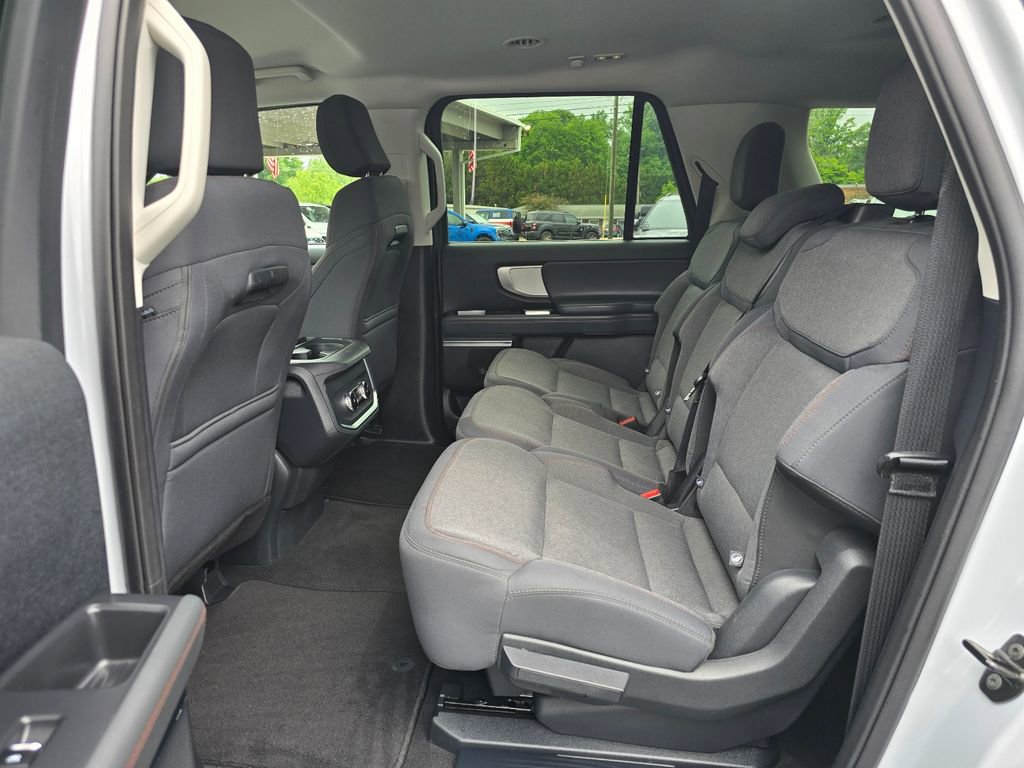Used 2025 Ford Expedition Max Active RWD image 11