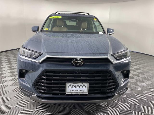 Used 2025 Toyota Grand Highlander Platinum image 3