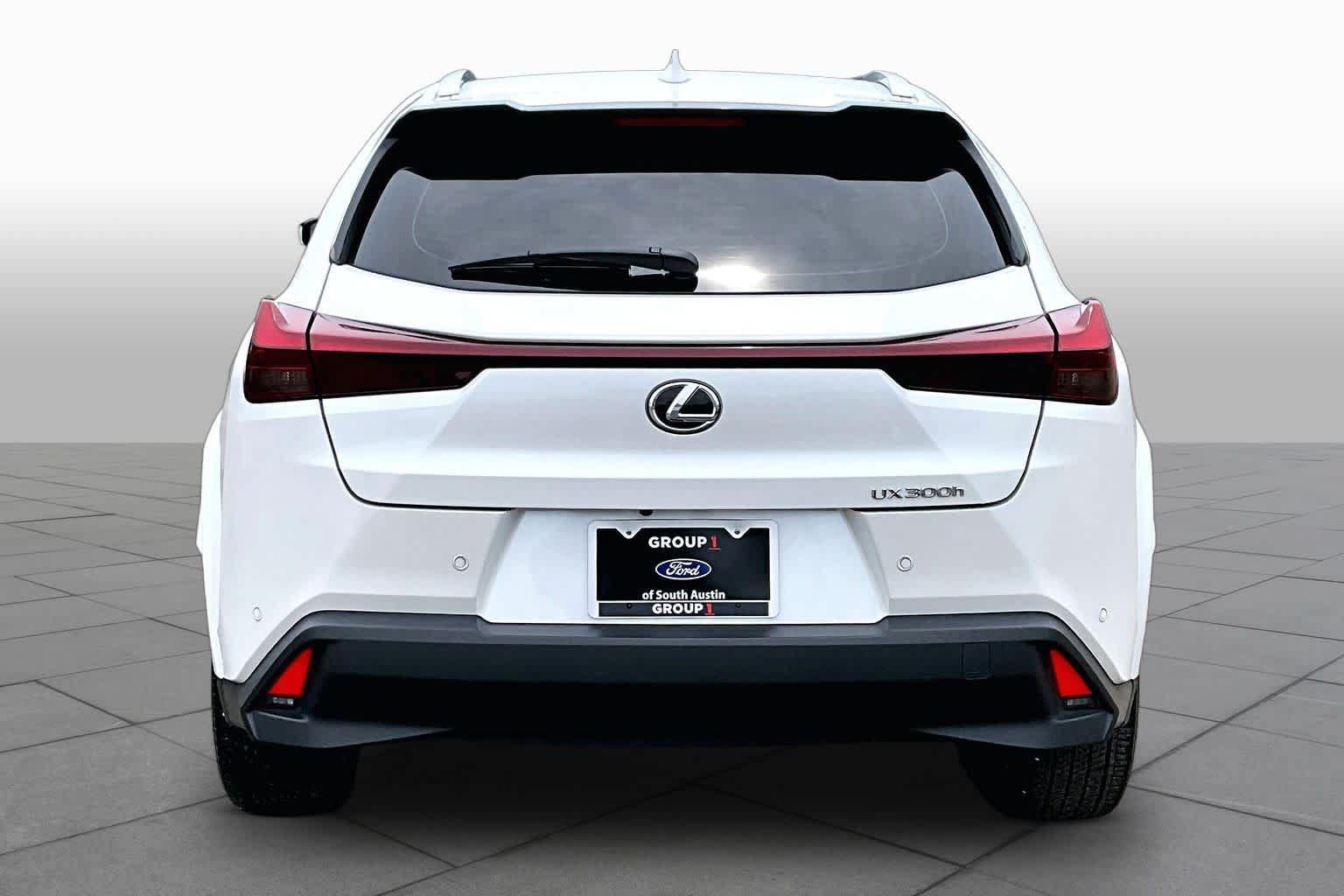 Used 2025 Lexus UX 300h FWD w/ Cold Area Package image 5