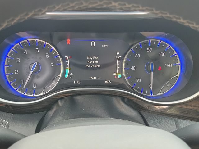 Used 2023 Chrysler Pacifica Limited FWD image 11