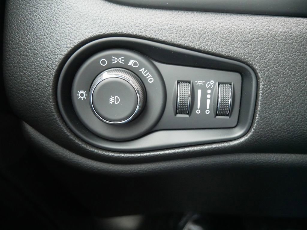 Used 2022 Jeep Renegade Altitude w/ Convenience Group image 28