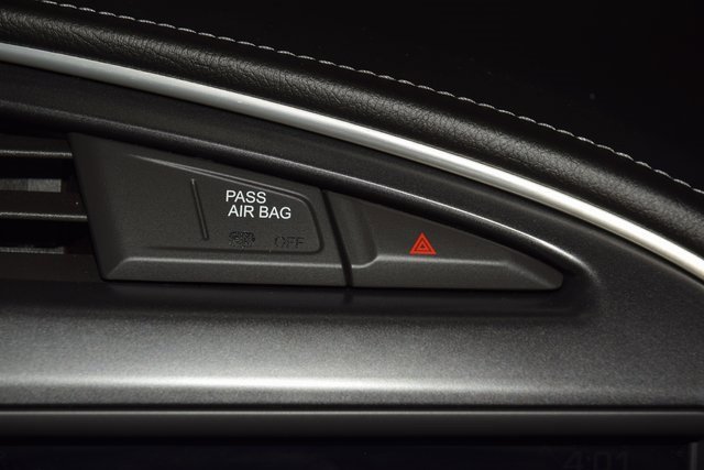 Used 2016 Chevrolet Corvette Stingray Convertible w/ Battery Protection Package image 31