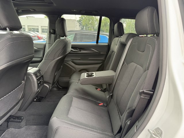 Used 2025 Jeep Grand Cherokee Laredo X w/ Luxury Tech Group I AWD/4WD image 10