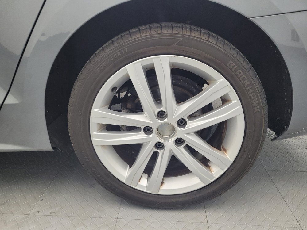 Used 2017 Volkswagen Jetta SEL FWD image 31