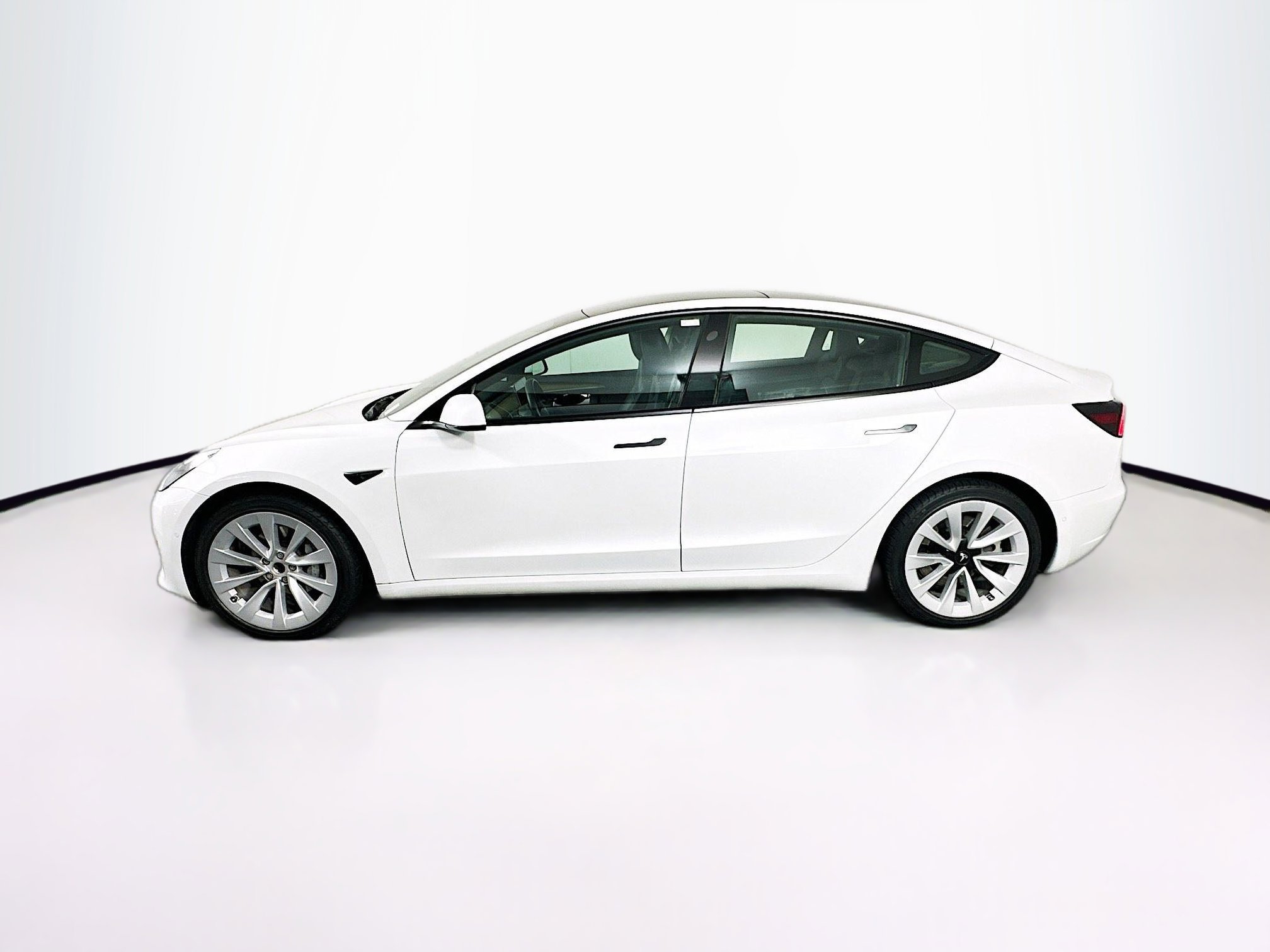 Used 2022 Tesla Model 3 image 4