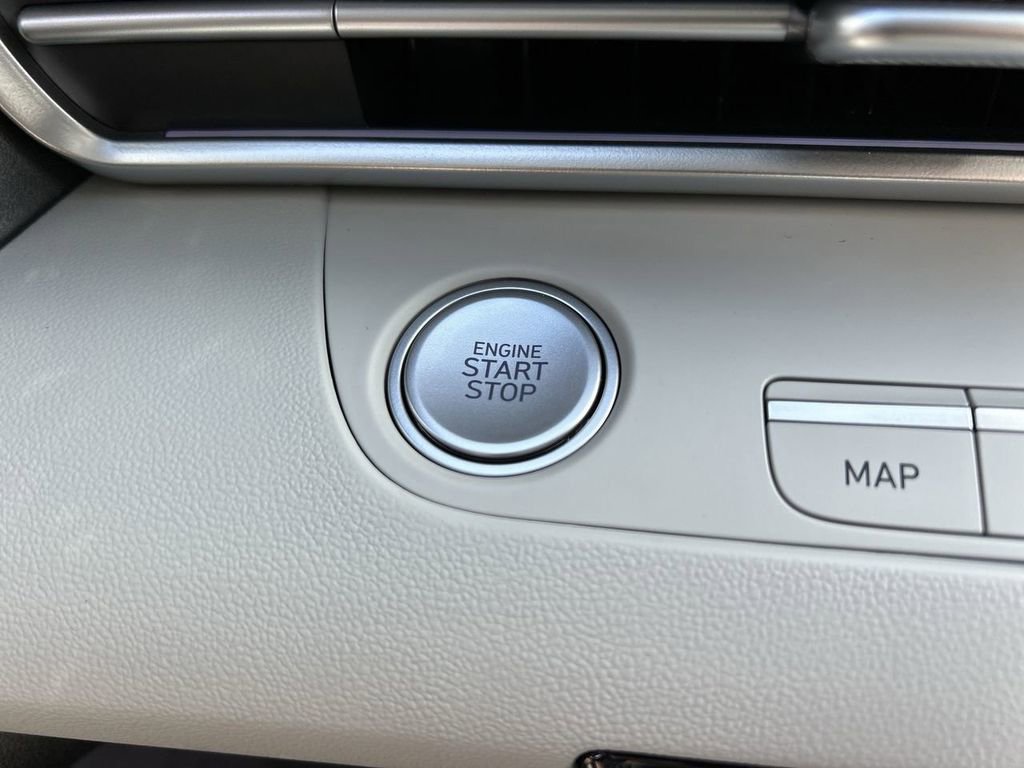 New 2026 Hyundai Elantra Limited image 31