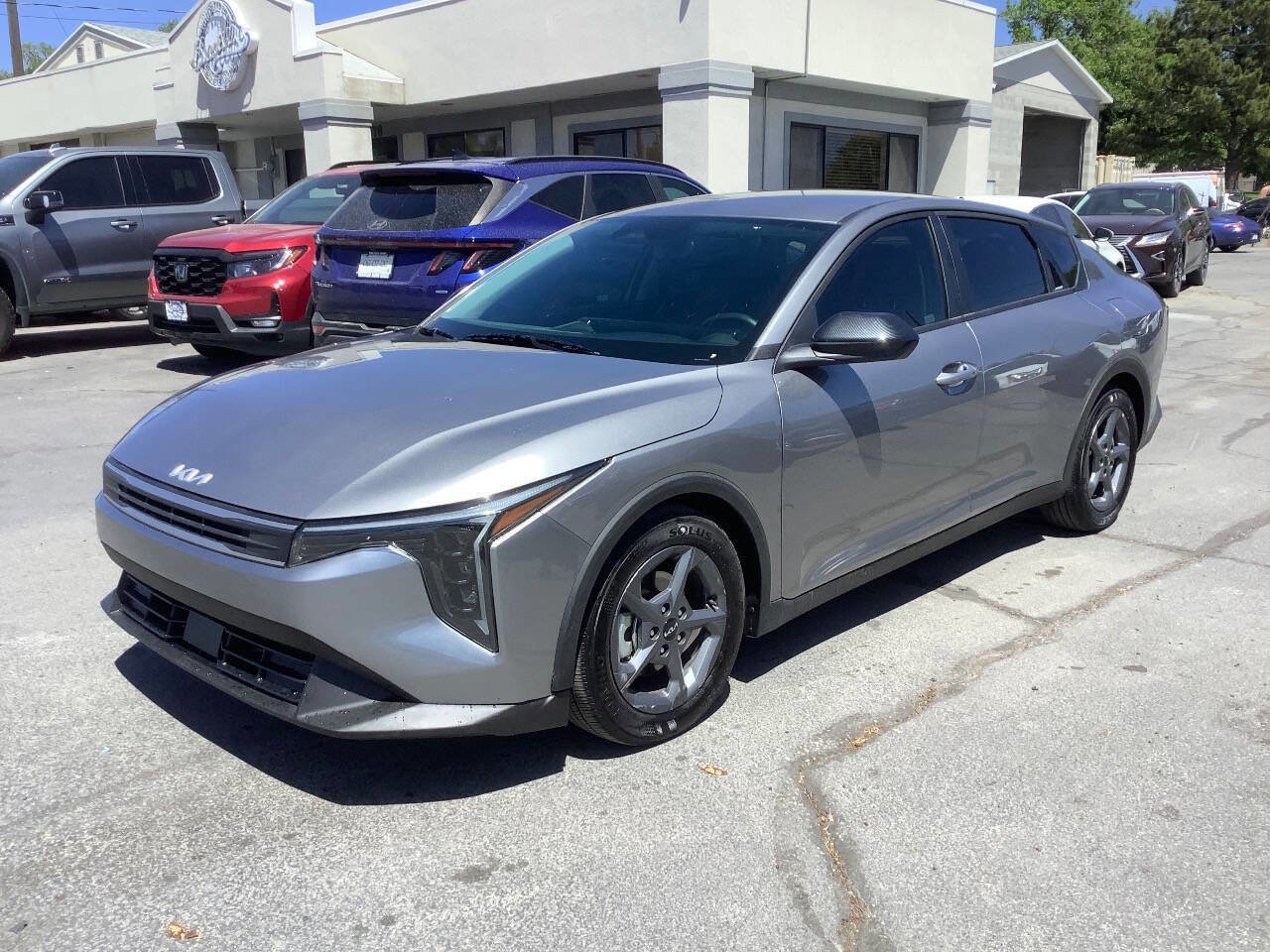 Used 2025 Kia K4 FWD image 1