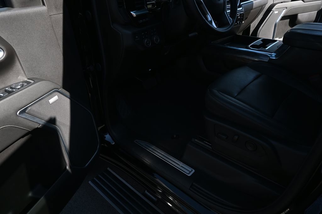 Used 2024 Chevrolet Silverado 2500 LTZ w/ LTZ Plus Package image 7