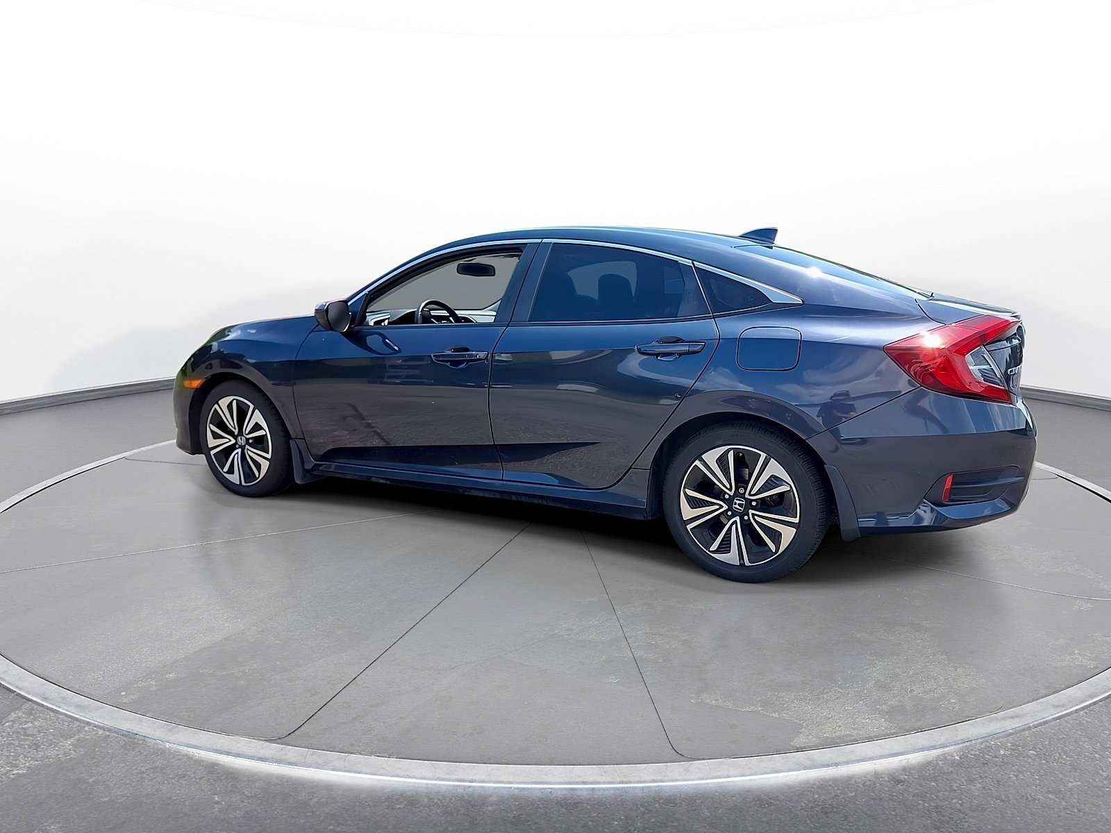 Used 2018 Honda Civic EX-T image 5