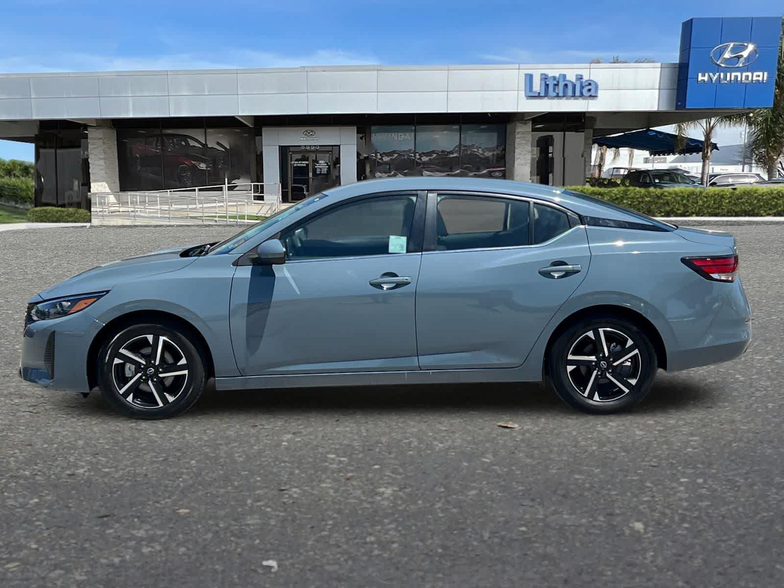 Used 2025 Nissan Sentra SV FWD image 6