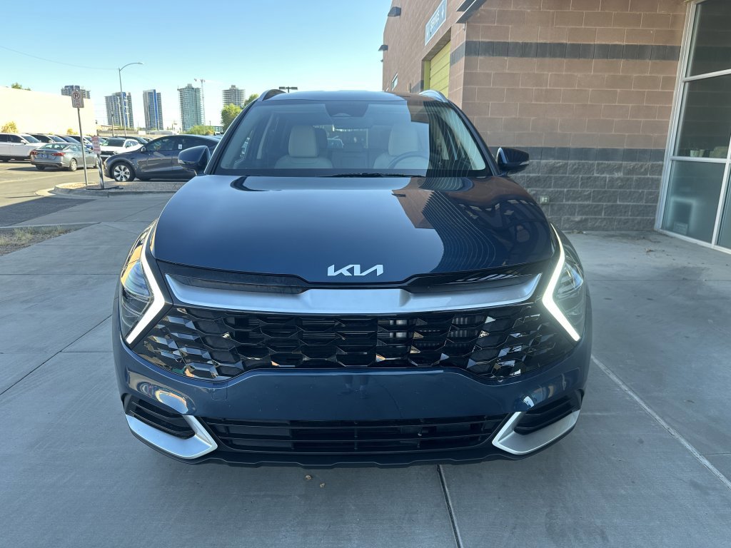 Used 2025 Kia Sportage EX image 8