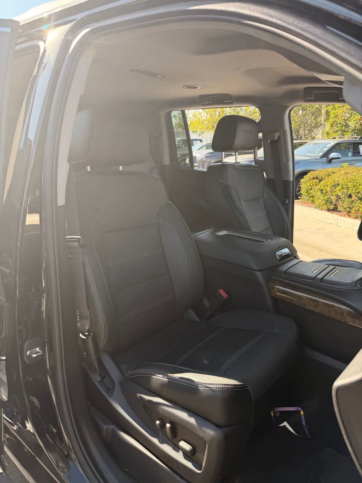 Used 2016 GMC Yukon XL Denali AWD/4WD image 13
